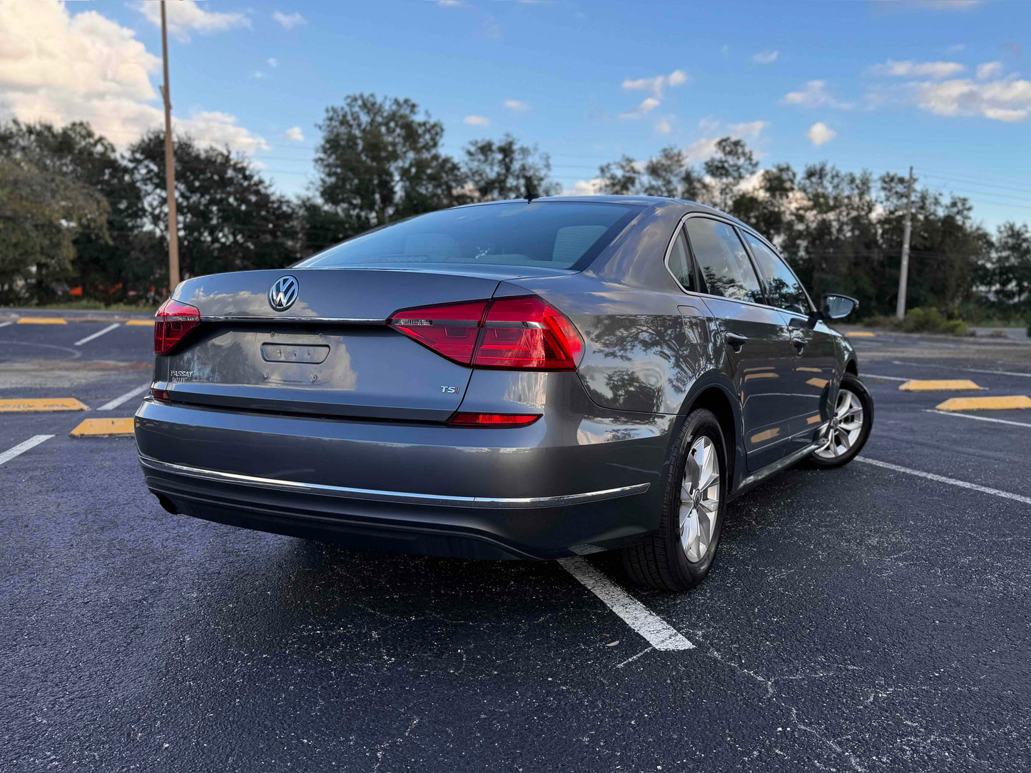 2016 VOLKSWAGEM PASSAT