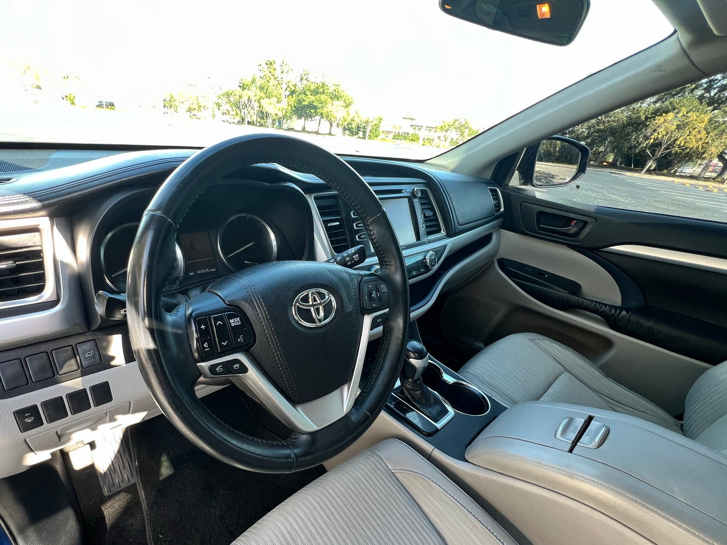2016 TOYOTA HIGHLANDER