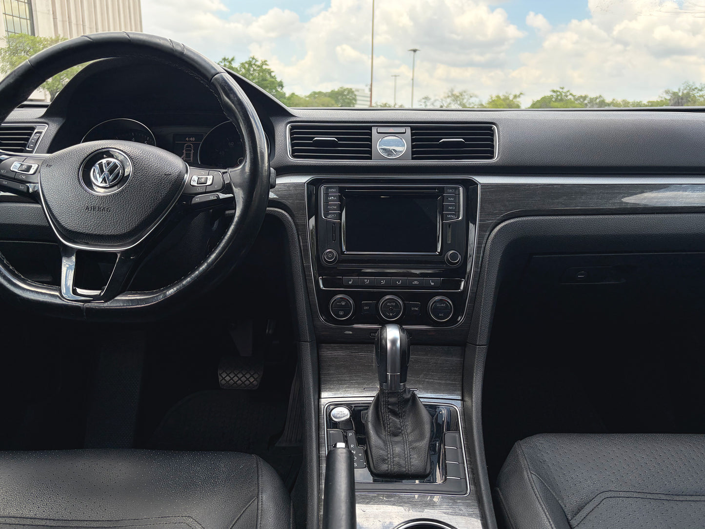 2016 VOLKSWAGEN PASSAT