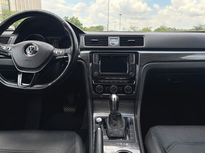 2016 VOLKSWAGEN PASSAT