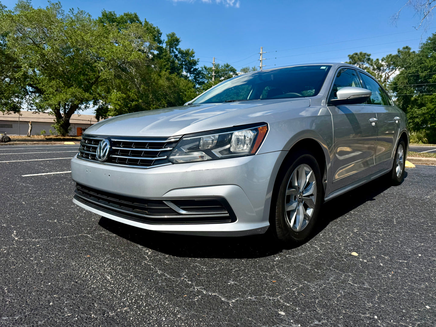 2016 VOLKSWAGEN PASSAT