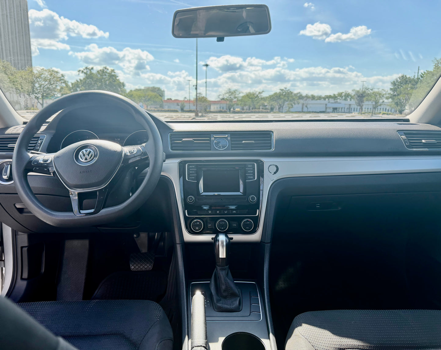 2016 VOLKSWAGEN PASSAT