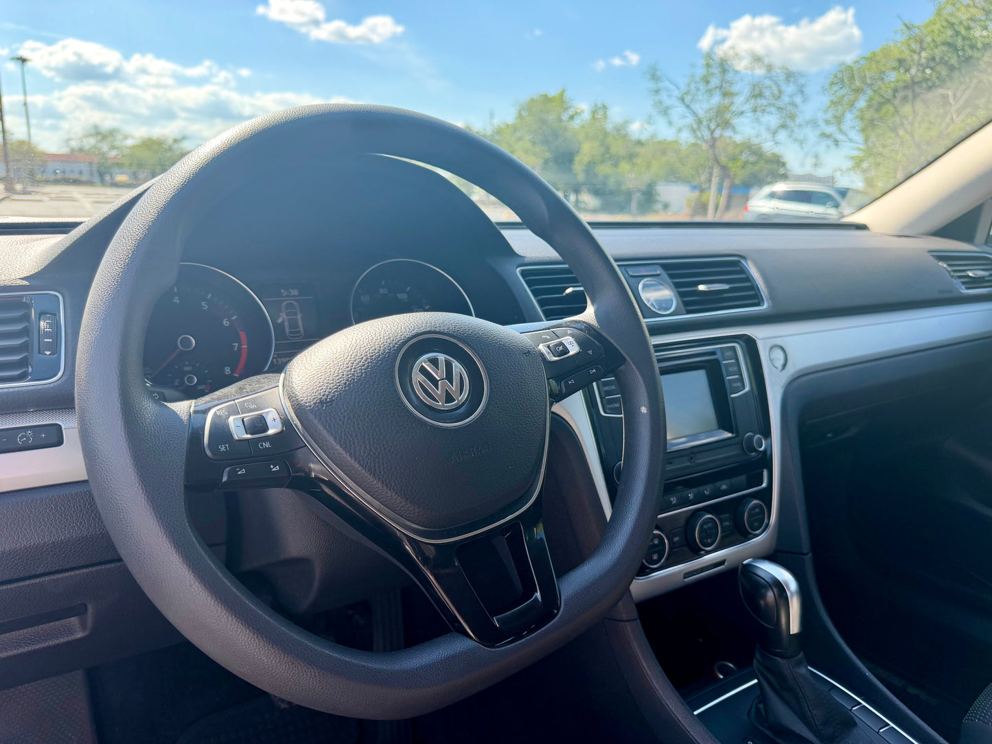 2016 VOLKSWAGEN PASSAT