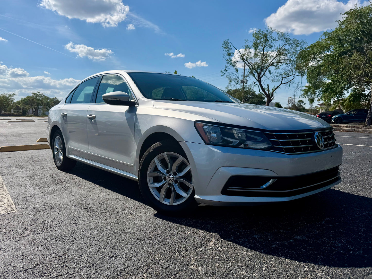 2016 VOLKSWAGEN PASSAT