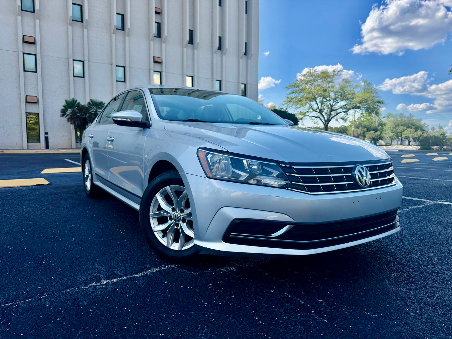 2016 VOLKSWAGEN PASSAT
