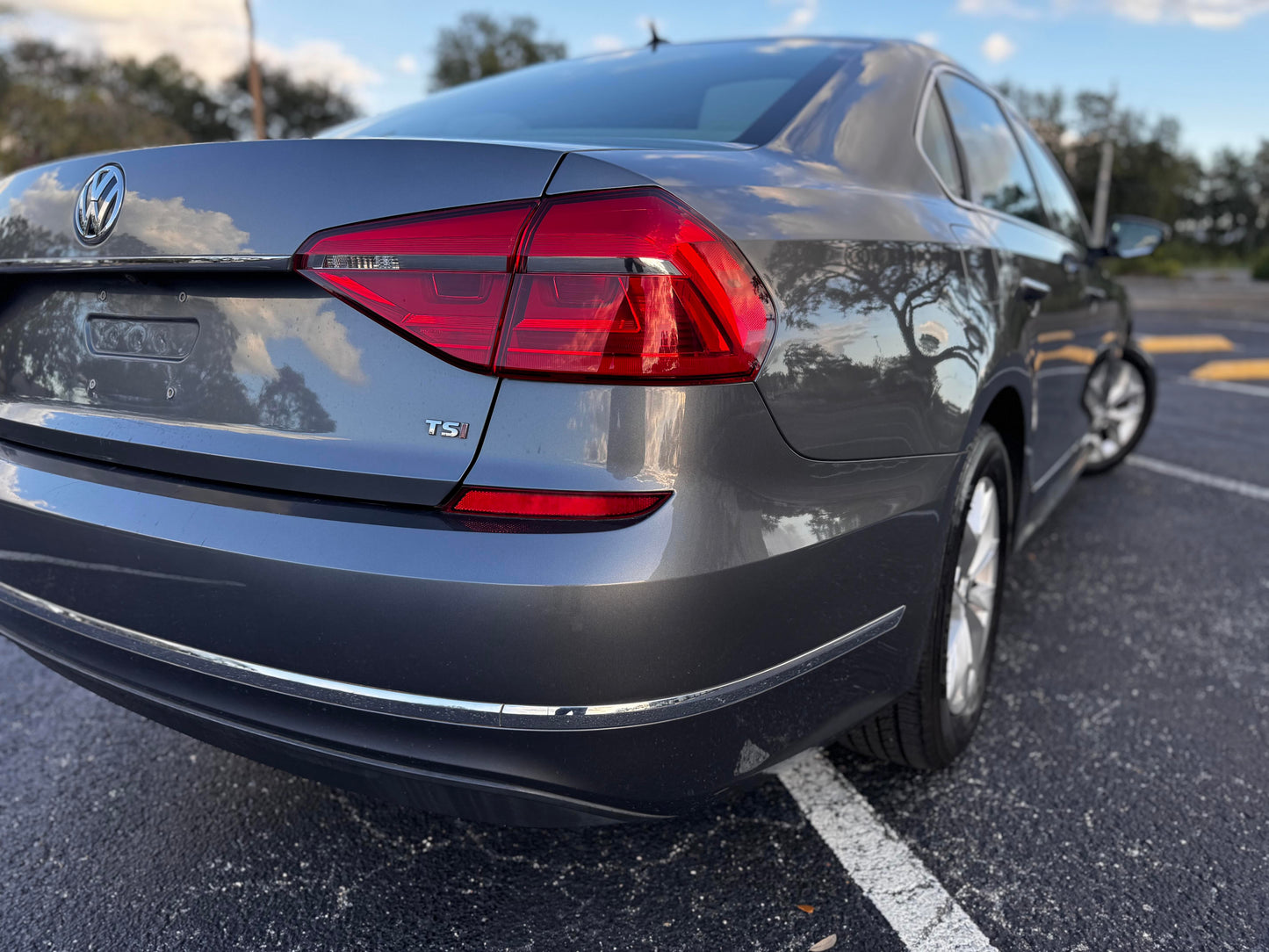 2016 VOLKSWAGEM PASSAT