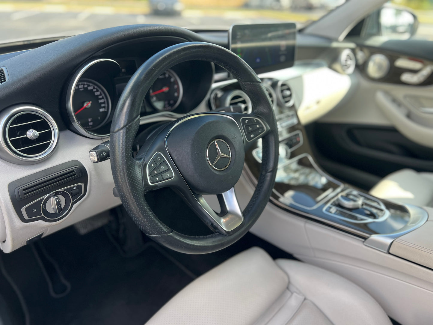 2017 MERCEDEZ-BENZ C300