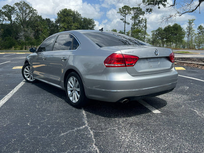 2012 VOLKSWAGEN PASSAT