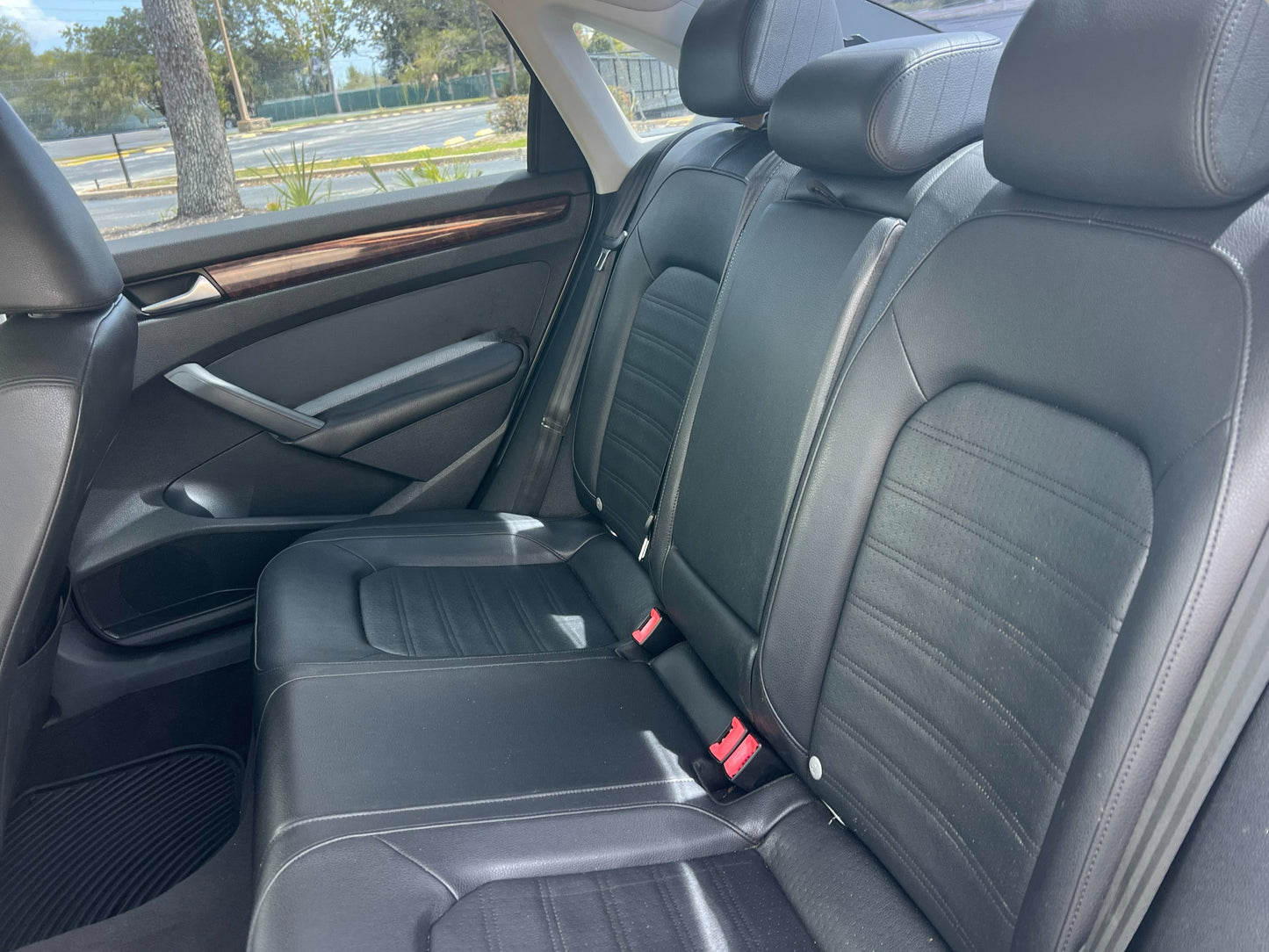 2012 VOLKSWAGEN PASSAT