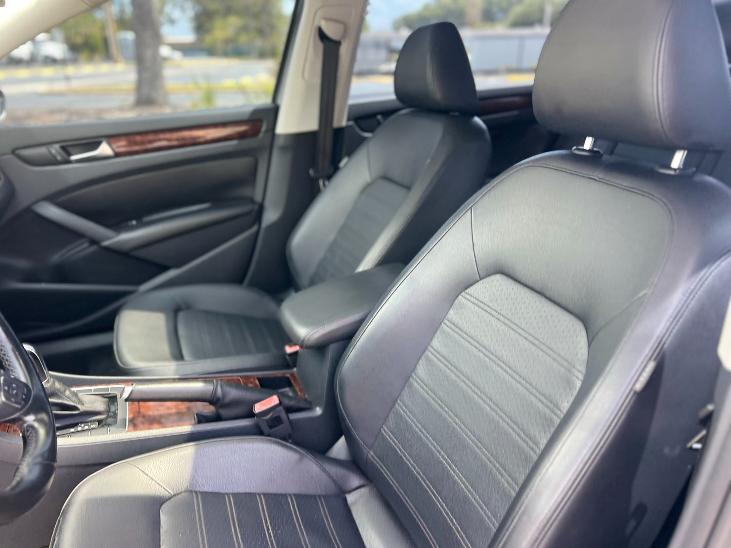 2012 VOLKSWAGEN PASSAT
