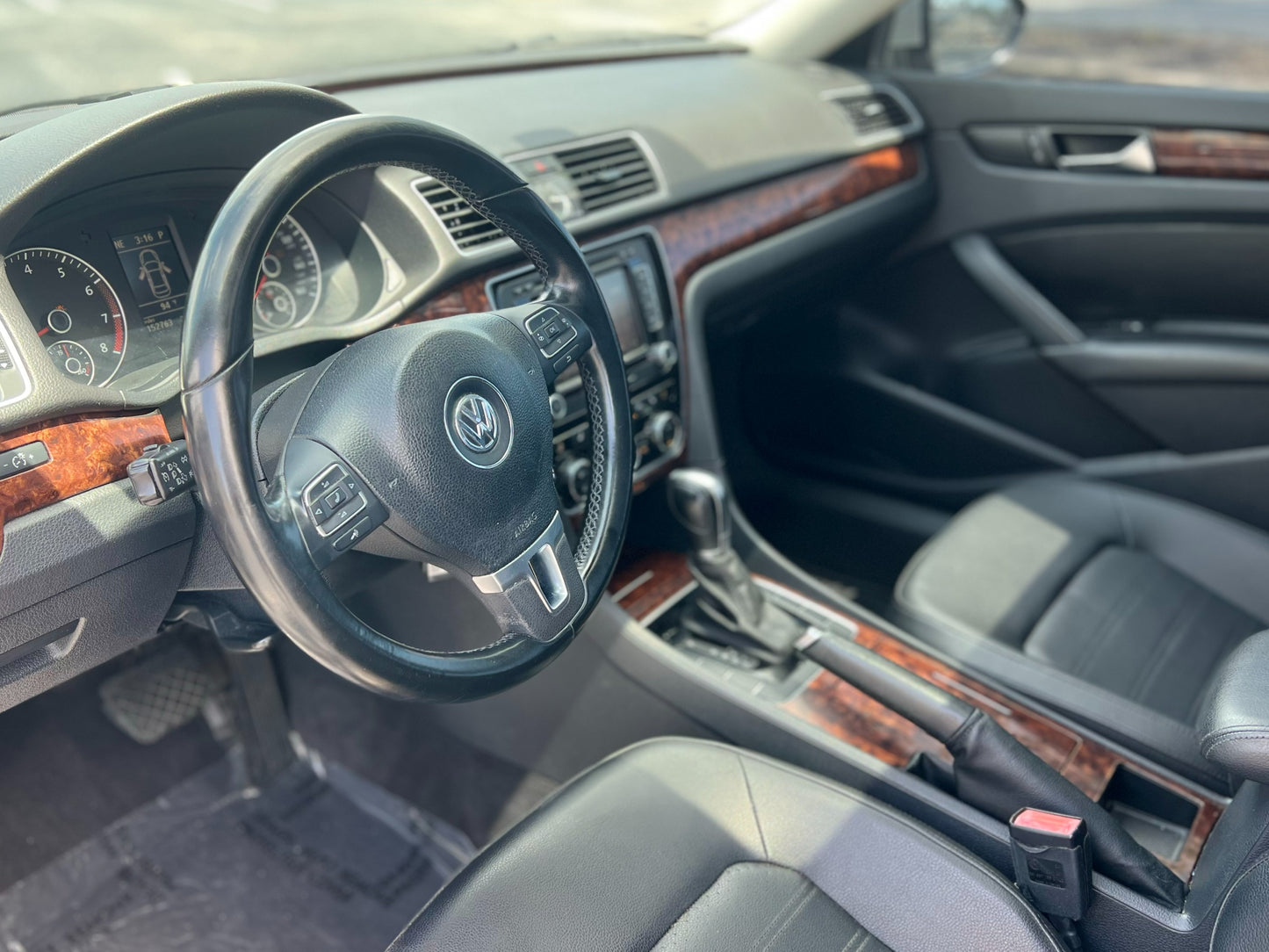 2012 VOLKSWAGEN PASSAT